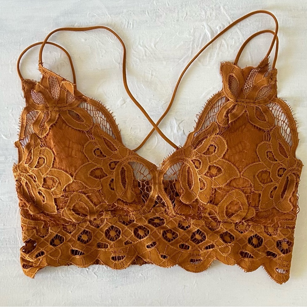 NWOT LACE BRALETTE - size large